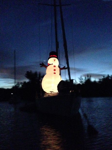 Sea Major sacrificed a few amp hours for this little Christmas display!