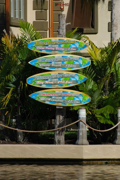 A sign in someones "back yard," which also happens to be the ICW.