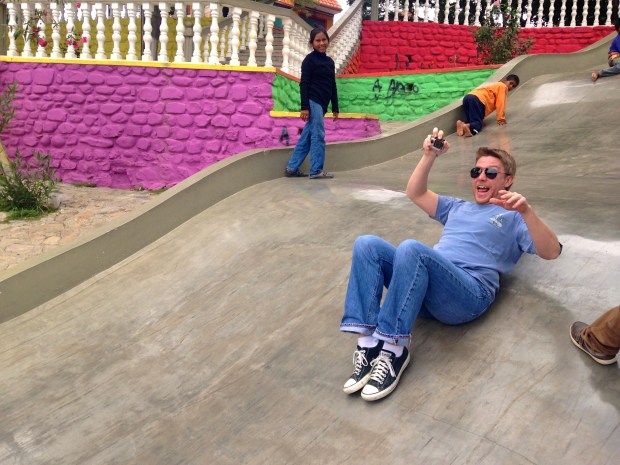 Tarija - A public slide for the kids.  FOR THE KIDS, JR!  Also known as Disney Tarija.